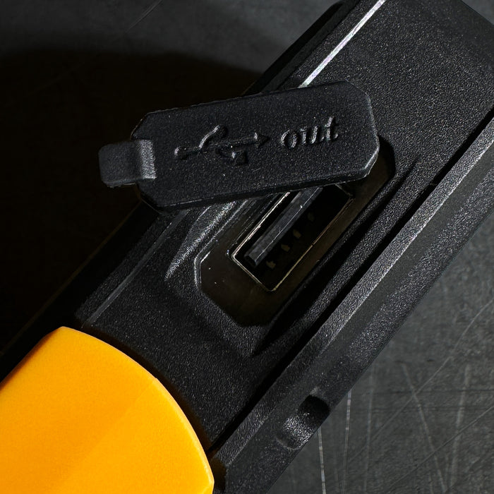 JCB WL Pocket II 800 Lumen LED Worklight, Torch & Powerbank | JCB-WL-POCKET II