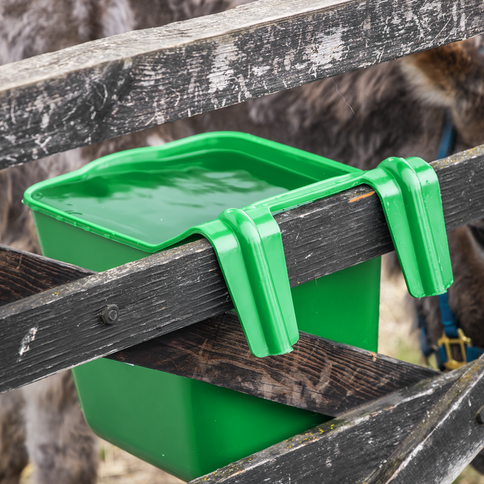 Hook-Over Feeder 13L | AFT06