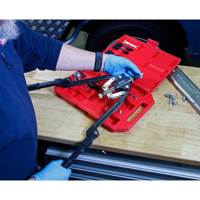 Rivet & Threaded Nut Rivet Kit | AK39602