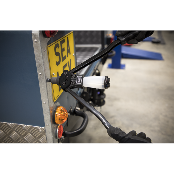 Medium-Arm Riveter with Collection Bowl | AK3983