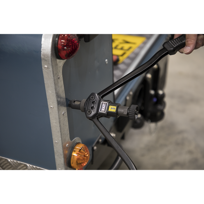 Long-Arm Threaded Nut Riveter | AK3985