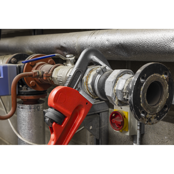 Premier Cast Steel Pipe Wrench European Pattern 915mm | AK5113