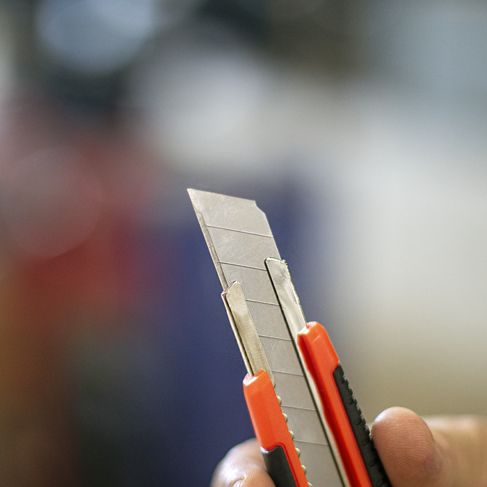 Retractable Snap-Off Knife | AK86R