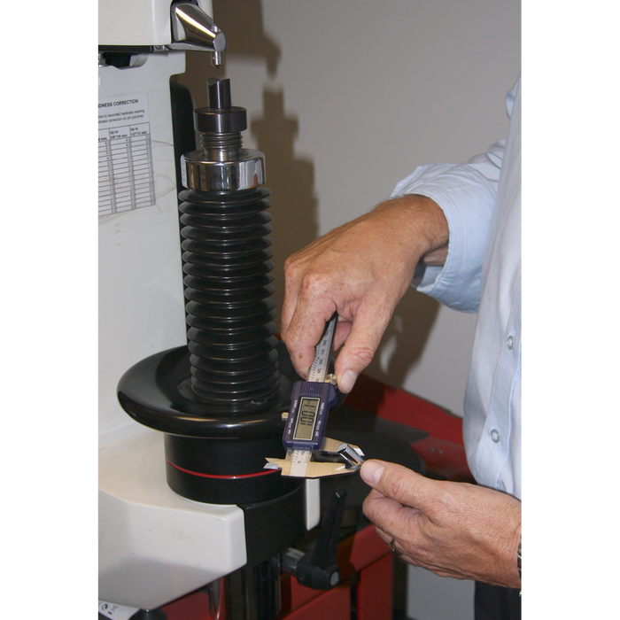 Digital Vernier Caliper 0-150mm(0-6") | AK962EV