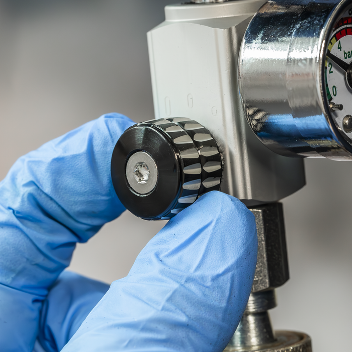 On-Gun Air Pressure Regulator/Gauge | AR01