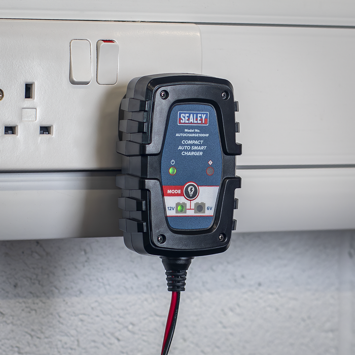 6/12V Compact Smart Trickle Charger & Maintainer 1A | AUTOCHARGE100HF