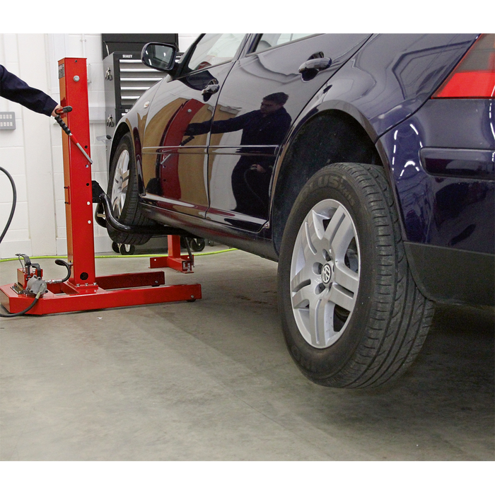 Air/Hydraulic Vehicle Lift with Foot Pedal 1.5 Tonne | AVR1500FP