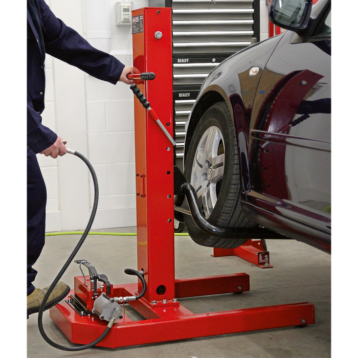 Air/Hydraulic Vehicle Lift with Foot Pedal 1.5 Tonne | AVR1500FP