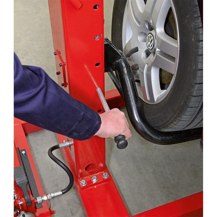 Air/Hydraulic Vehicle Lift with Foot Pedal 1.5 Tonne | AVR1500FP