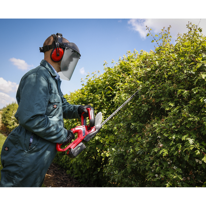 SV20 Series Cordless Hedge Trimmer 20V 4Ah with Battery & Charger | CHT20VCOMBO4