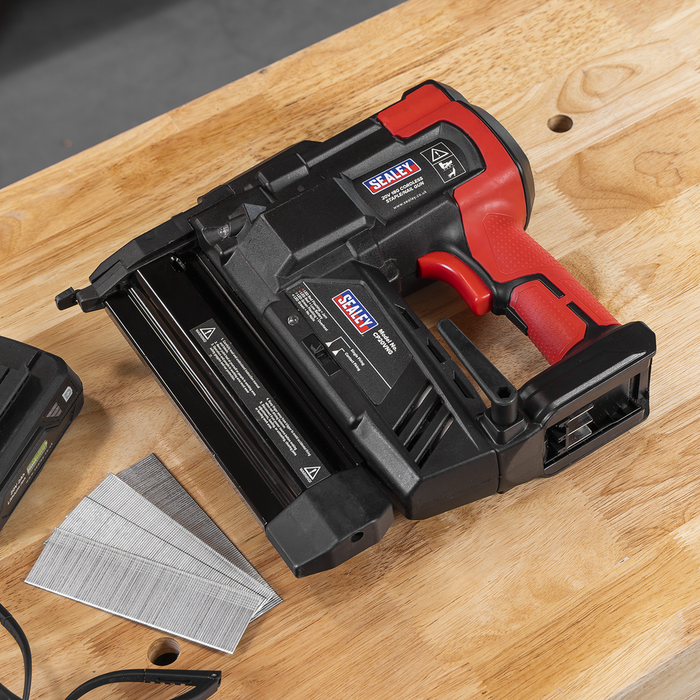 SV20 Series Cordless Nail/Staple Gun Kit 18G 20V 2Ah | CP20VNGKIT1