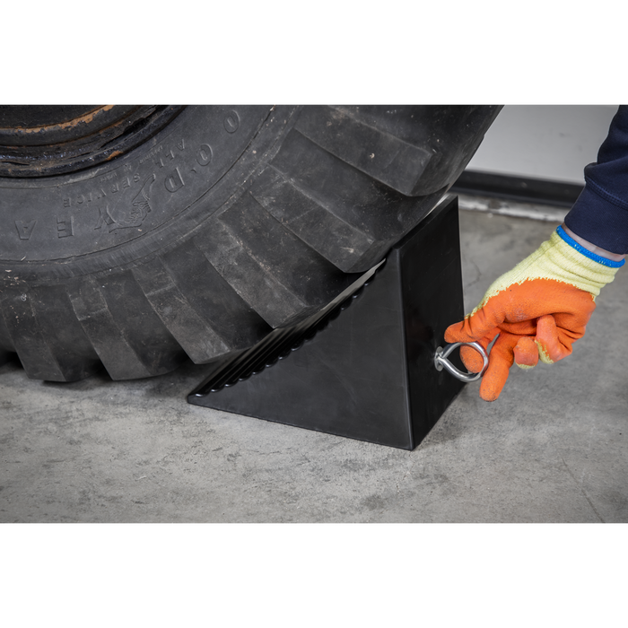 Heavy-Duty Rubber Wheel Chock - Single | CWC01