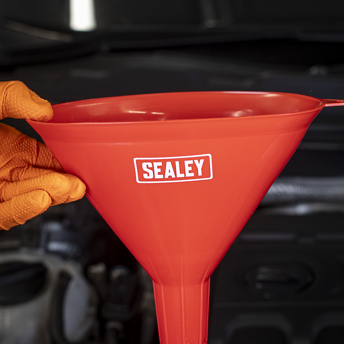 Angled Spout Oval Funnel with Filter 200mm - Medium | F7