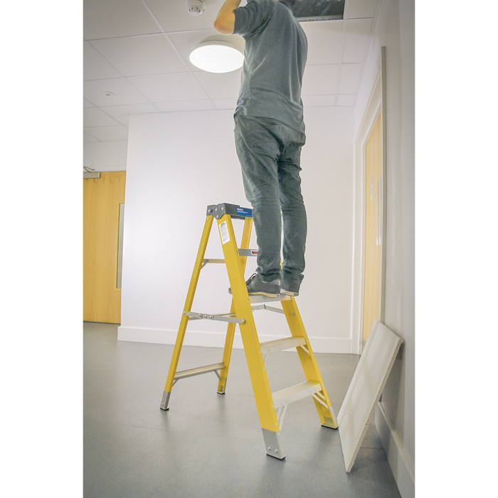 Fibreglass Step Ladder 4-Tread - EN 131 | FSL5