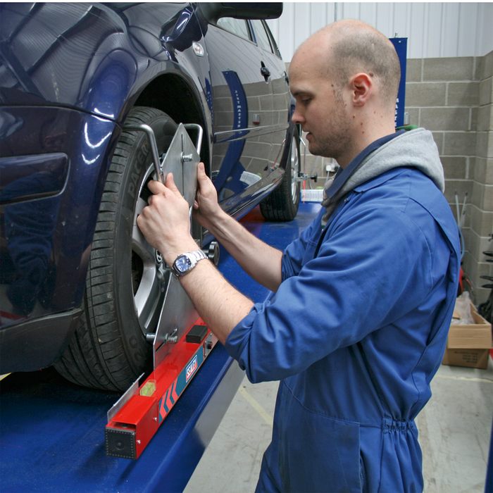 4-Wheel Laser Wheel Aligner | GA70
