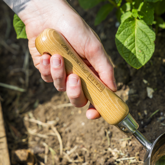 Premier Garden Scoop with Ash Handle & Stainless Steel Head | GTWH006