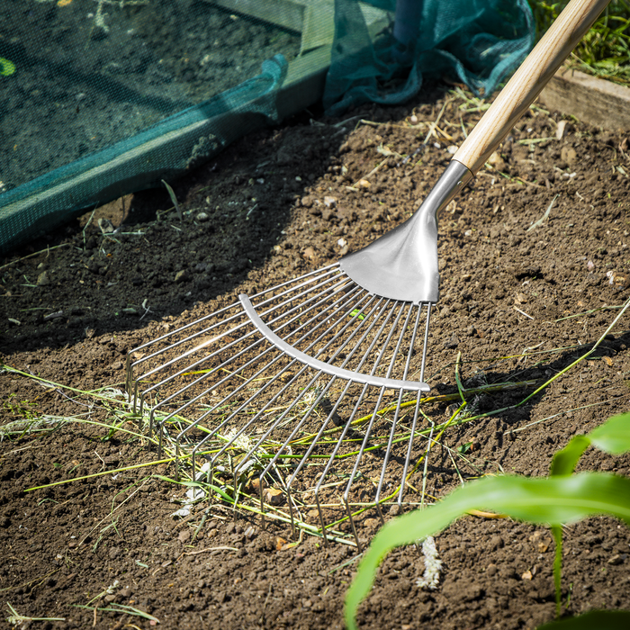Premier Lawn Rake with Long Ash Handle & Stainless Steel Tines | GTWH010