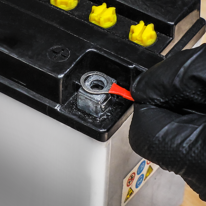 6/12V 4 Bank Auto Maintenance Charger 8A (4 x 2A) | MBC420