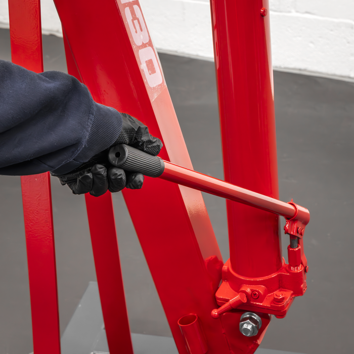 Fixed Frame Engine Crane with Extendable Legs 3 Tonne | PH30