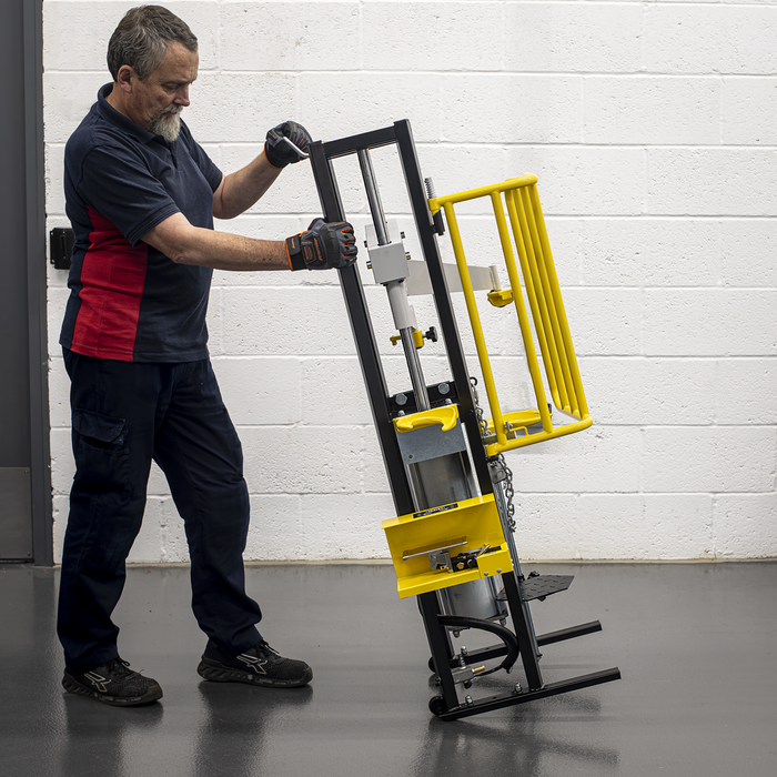 Air Operated Coil Spring Compressor 1000kg | RE300