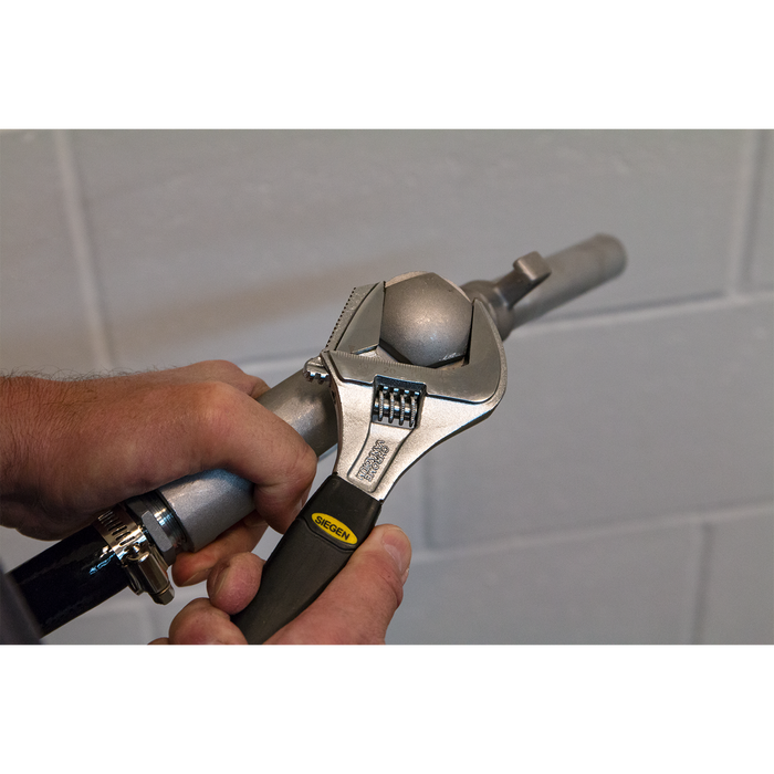 Siegen Adjustable Wrench with Extra-Wide Jaw Capacity 200mm | S0854