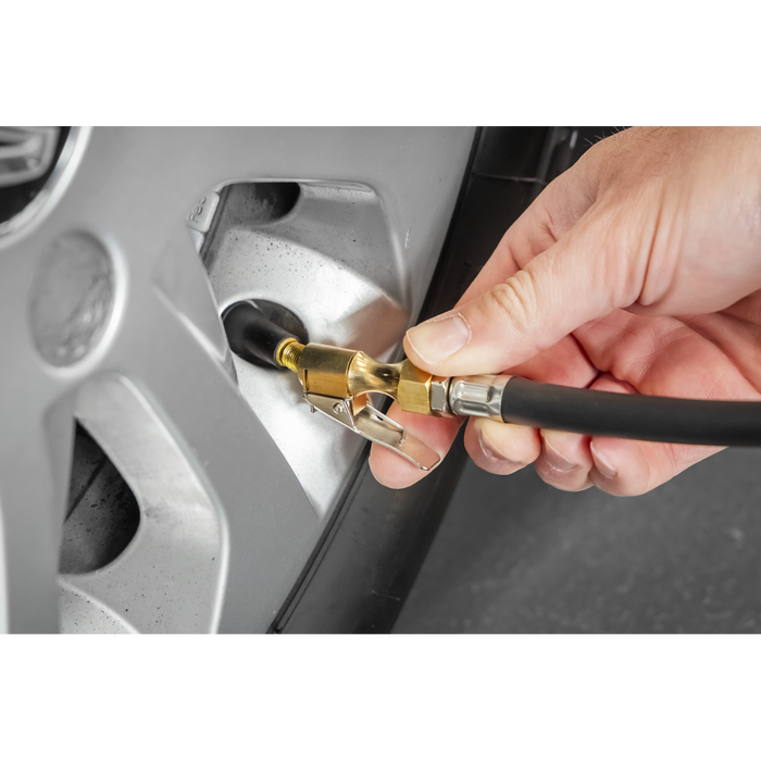 Digital Pistol Grip Tyre Inflator with Clip-On Connector | SA332D