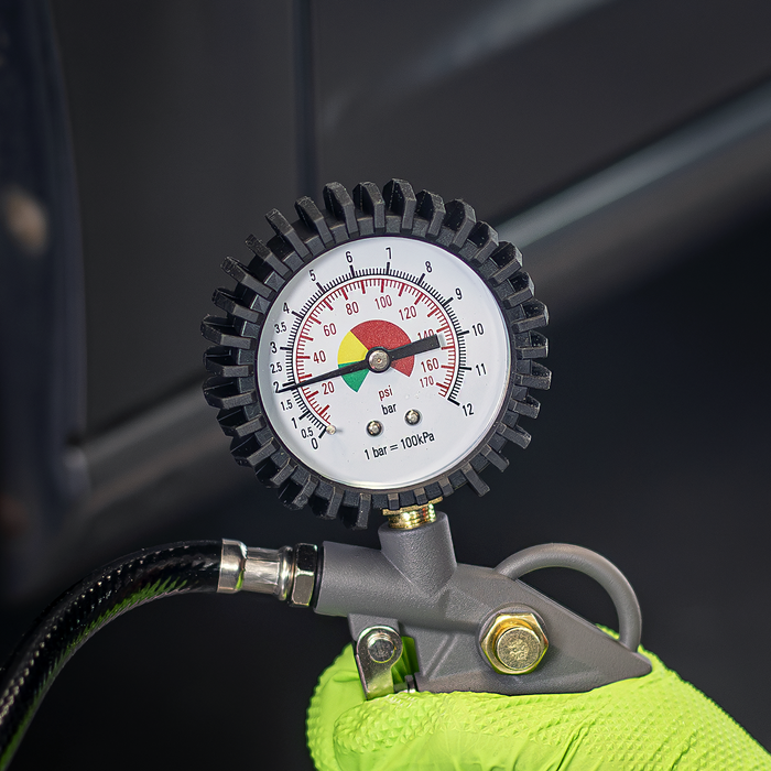 Tyre Inflator with Gauge | SA332