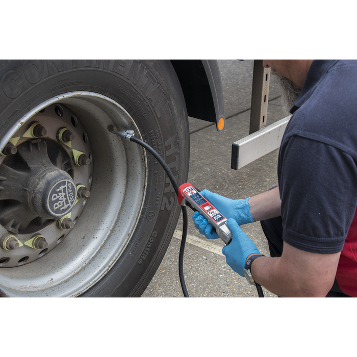 PCL Professional Tyre Inflator with 2.5m Hose & Clip-On Connector | SA37/94