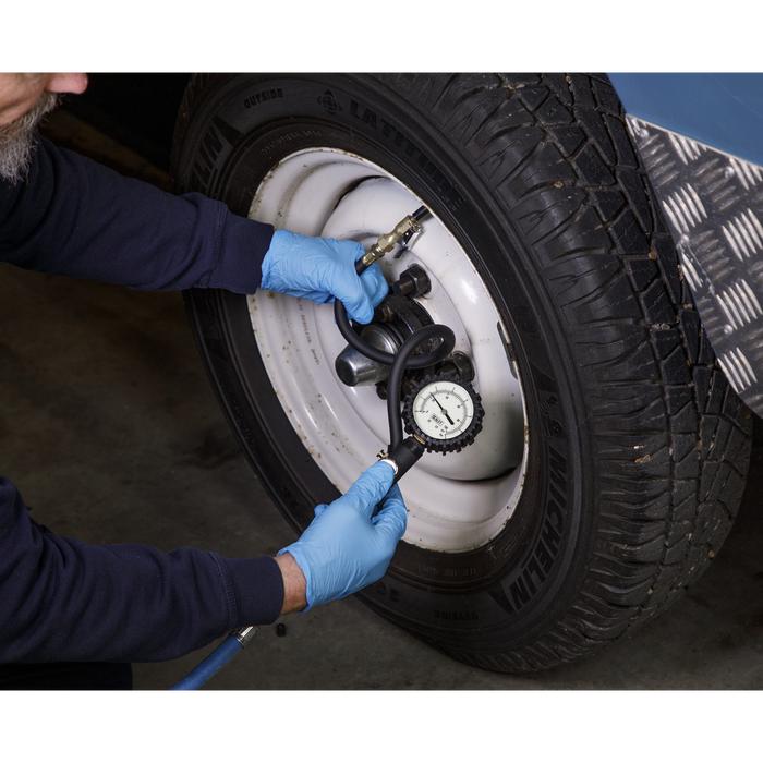 Tyre Inflator with Clip-On Connector | SA399