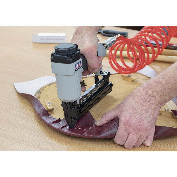 Air Staple Gun 13-32mm Capacity | SA789