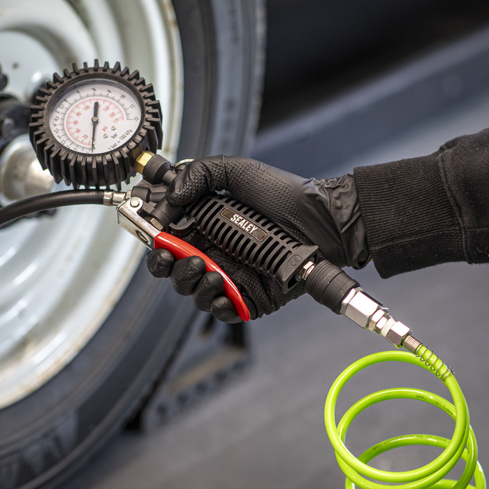 Tyre Inflator with Pressure Gauge and Clip-On Connector | SA9302