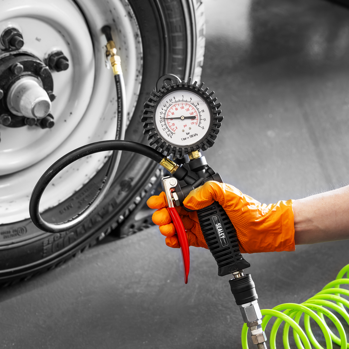 Tyre Inflator with Clip-On Connector | SA9304
