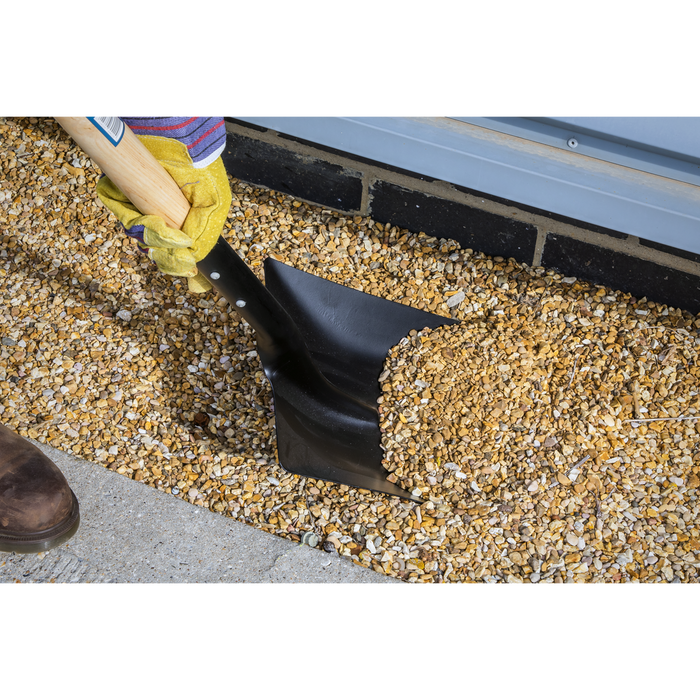 Shovel with 710mm Wooden Handle | SH710