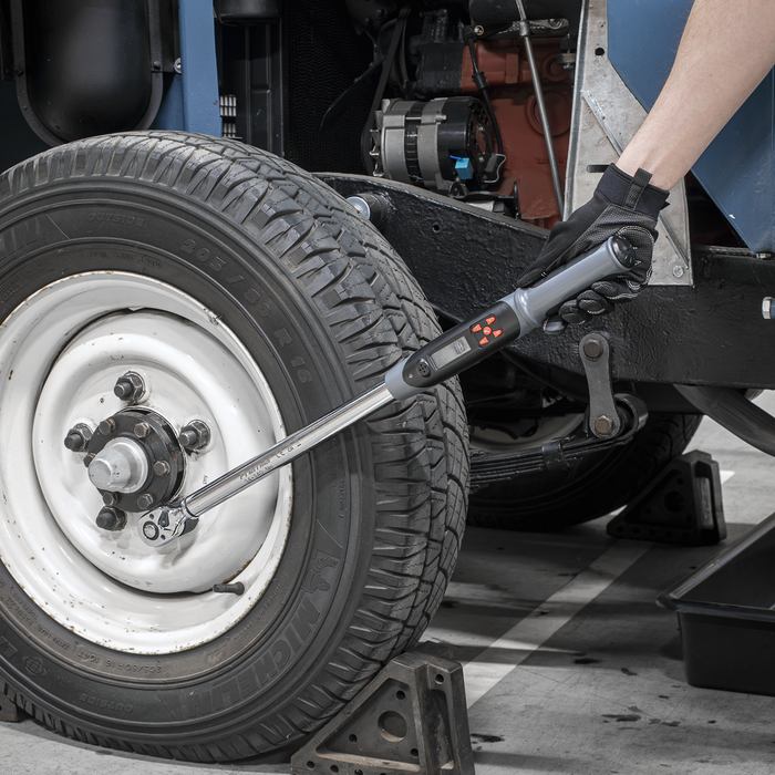 Premier Digital Torque Wrench with Angle Function 1/2"Sq Drive 30-340Nm | STW310