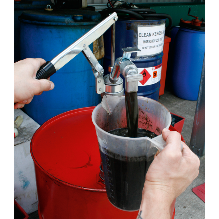 Heavy-Duty Lever Pump with Swivel Handle | TP6802