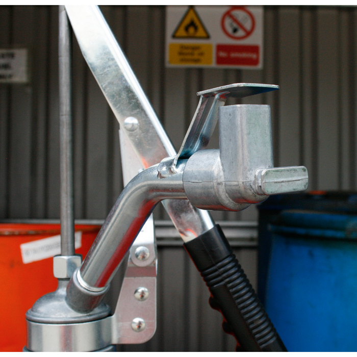 Heavy-Duty Lever Pump with Swivel Handle | TP6802