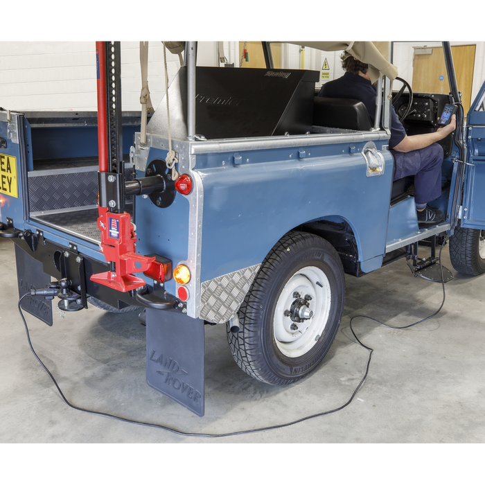 Towing Socket Tester 13-Pin 12V - DVSA Approved | TST22