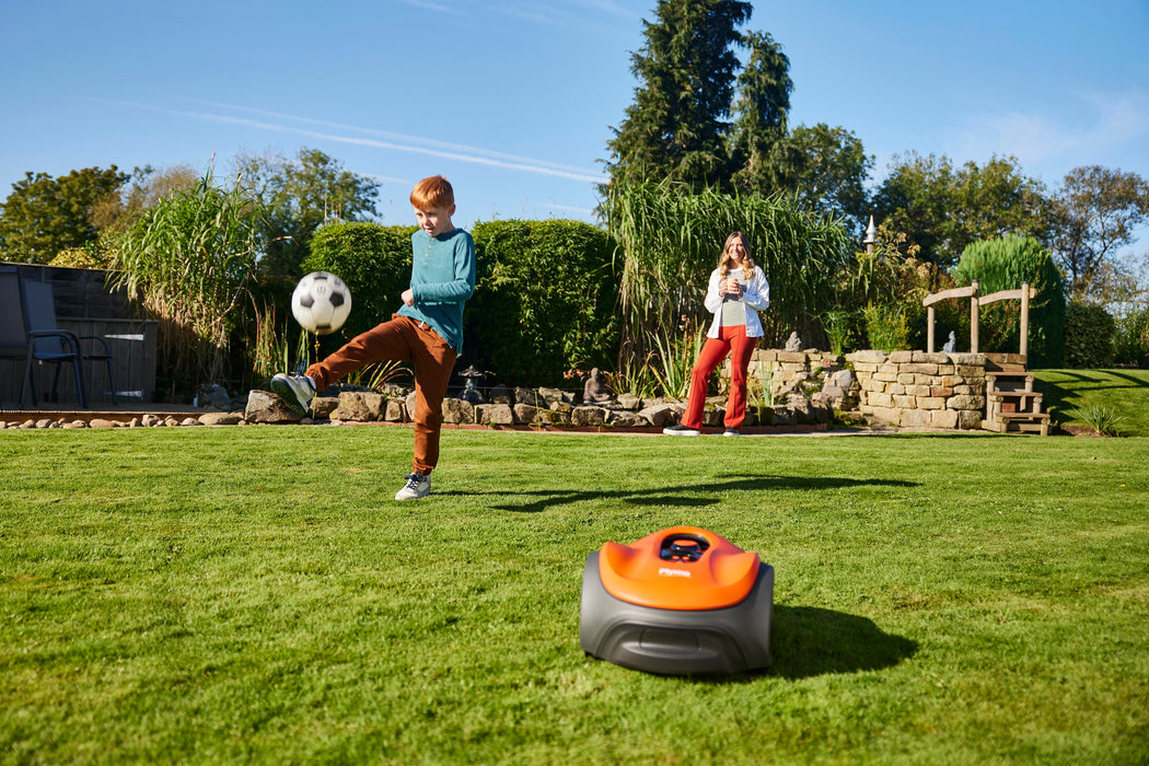 Flymo UltraLife 1500 Robotic Lawnmower  | 970715201