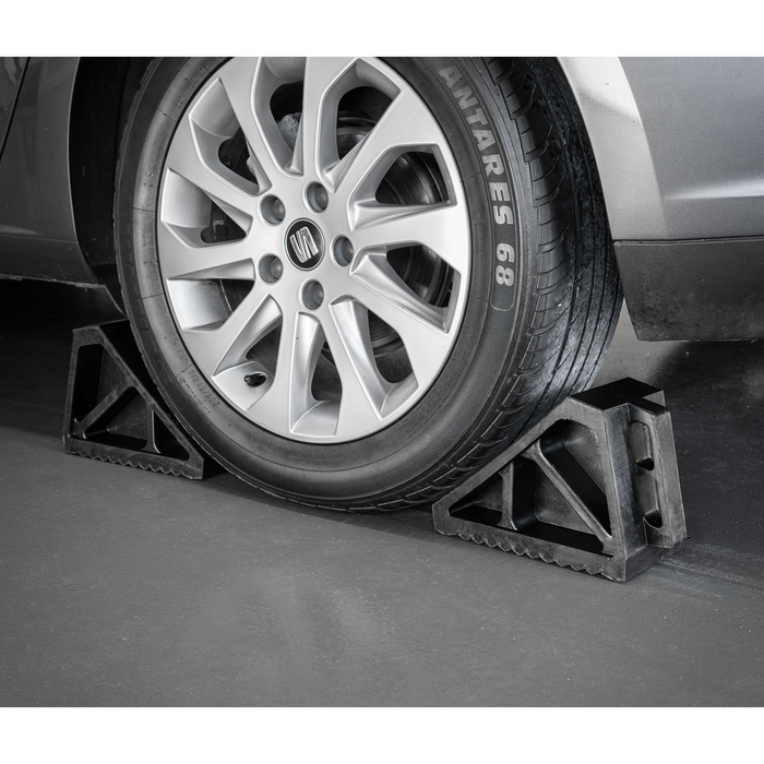 Rubber Wheel Chocks - Pair | WC02