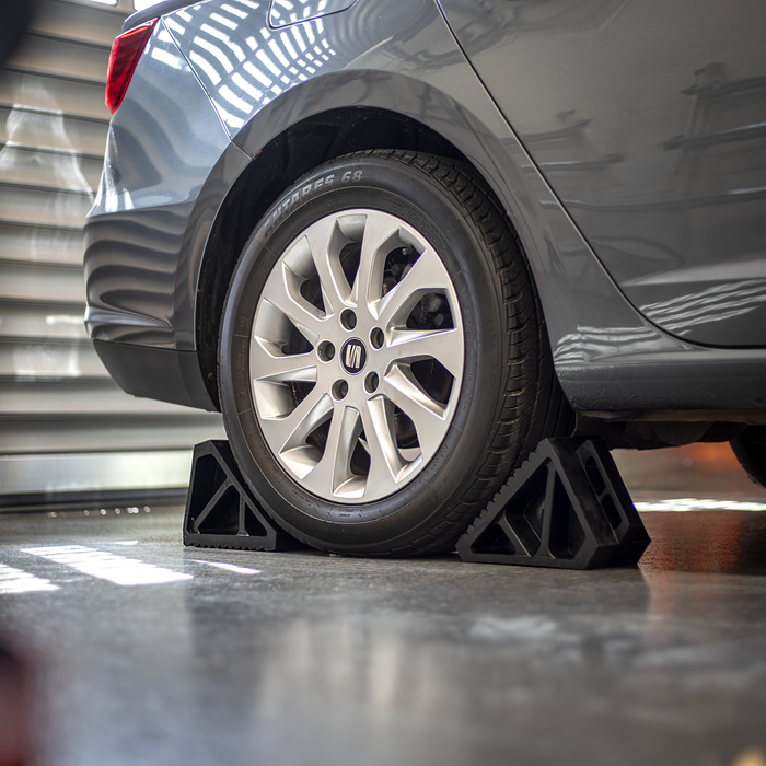 Rubber Wheel Chocks - Pair | WC02
