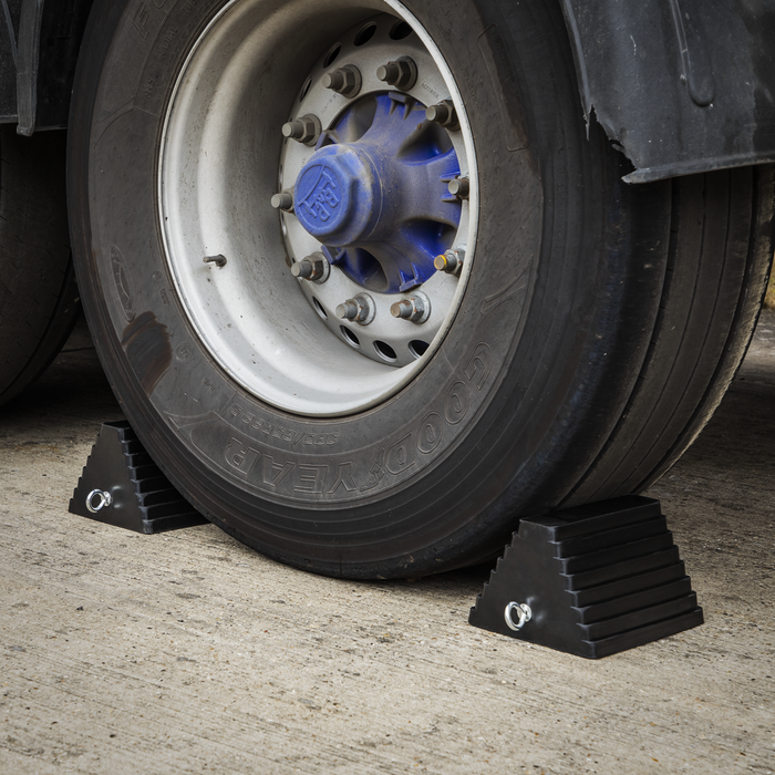 Rubber Wheel Chock 3.8kg - Single | WC03