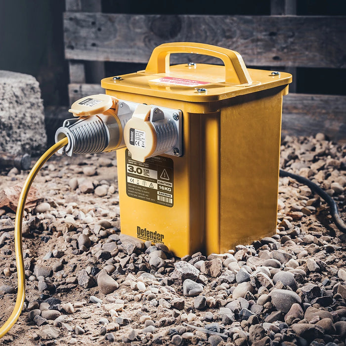 Defender 110v, 3kVA Transformer 16A | E203010