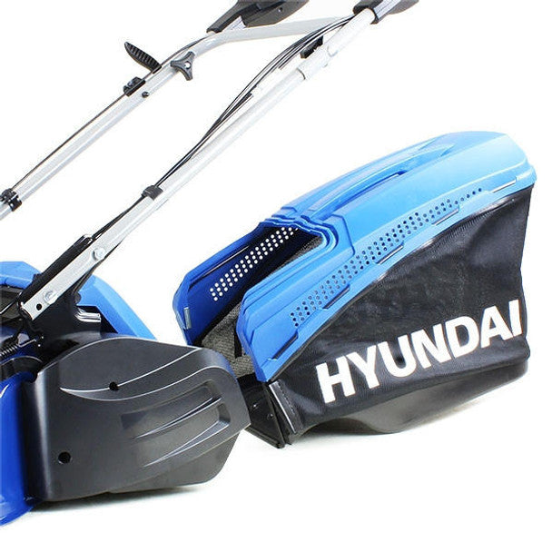 Hyundai petrol lawnmower with roller best sale