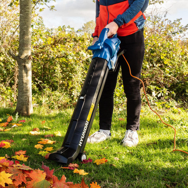 3000W Electric Leaf Blower, Vacuum & Shredder 3-In-1 | Hyundai